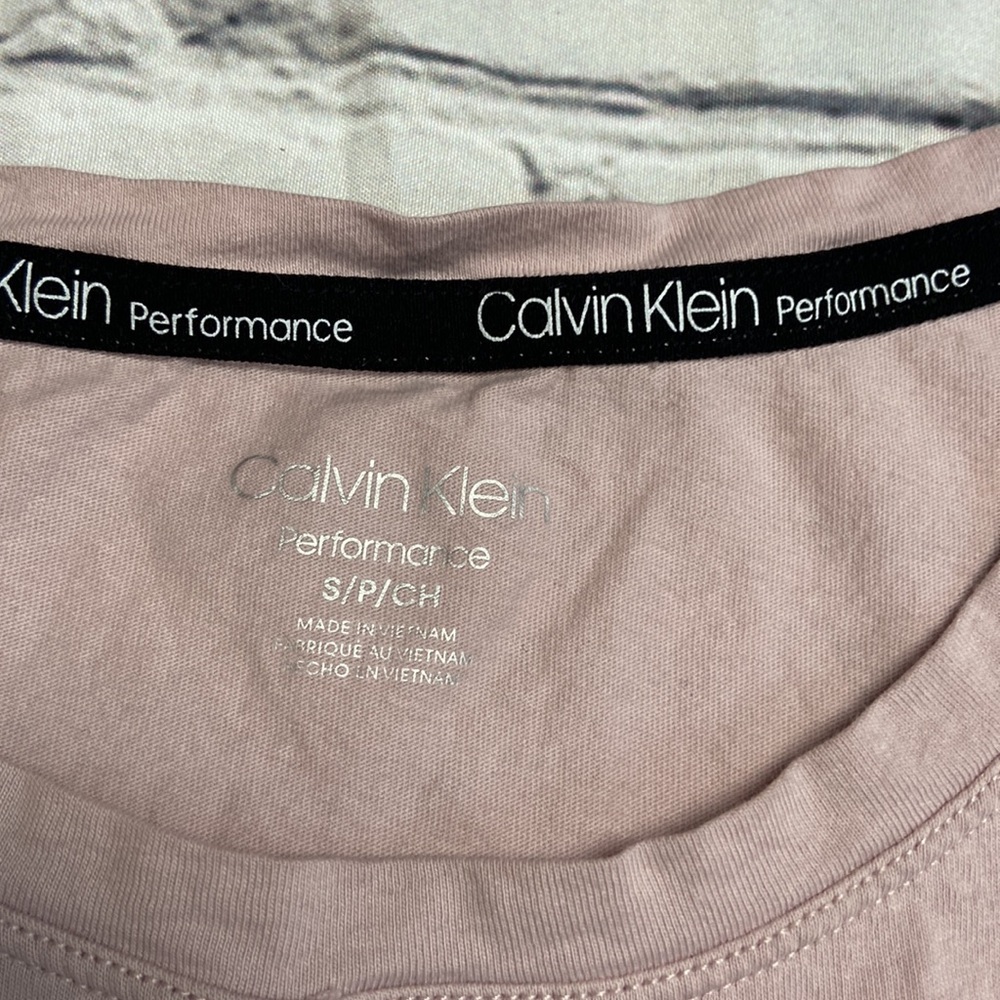 Calvin Klein Performance Crop Top - Picture 2 of 4